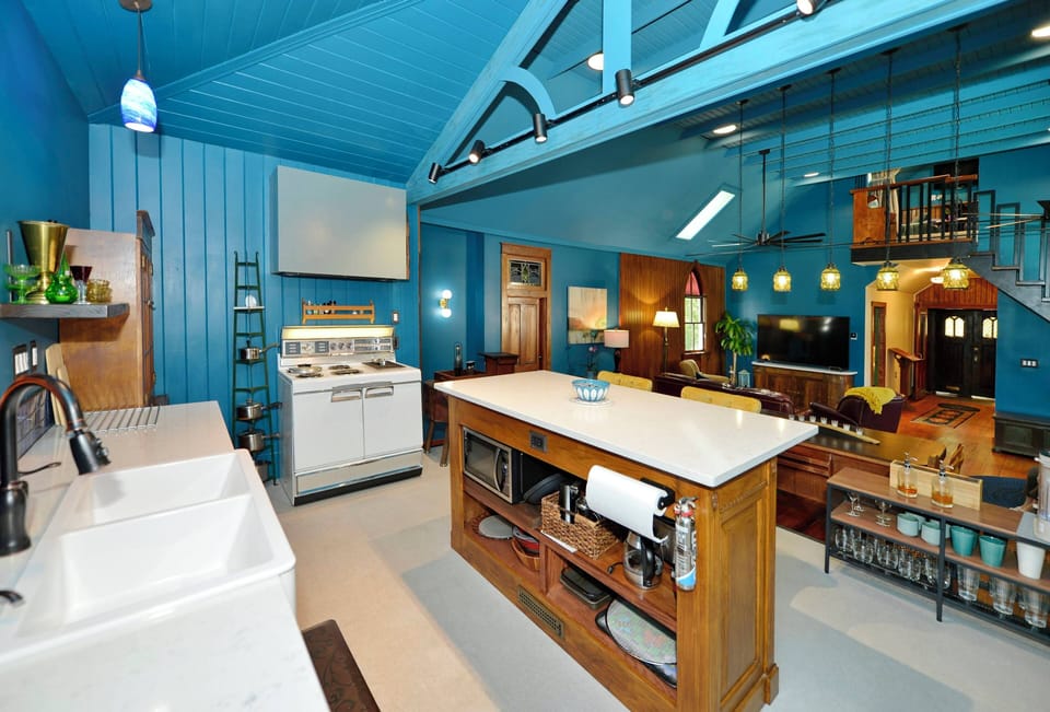 full kitchen