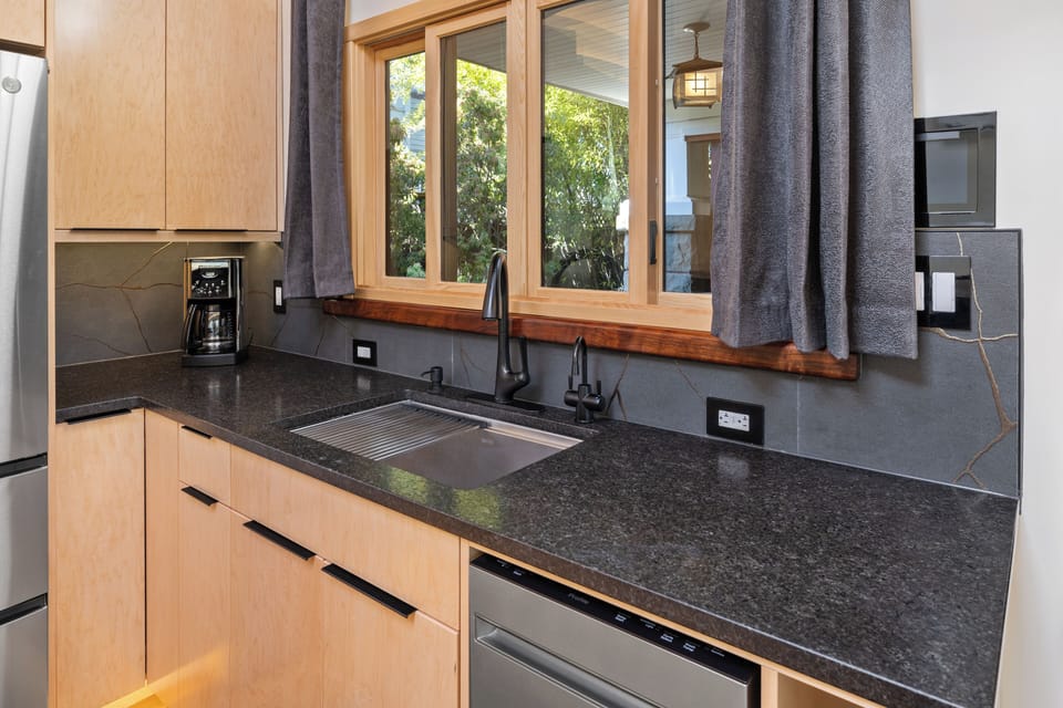 Filtered water system, and steaming hot water faucet.