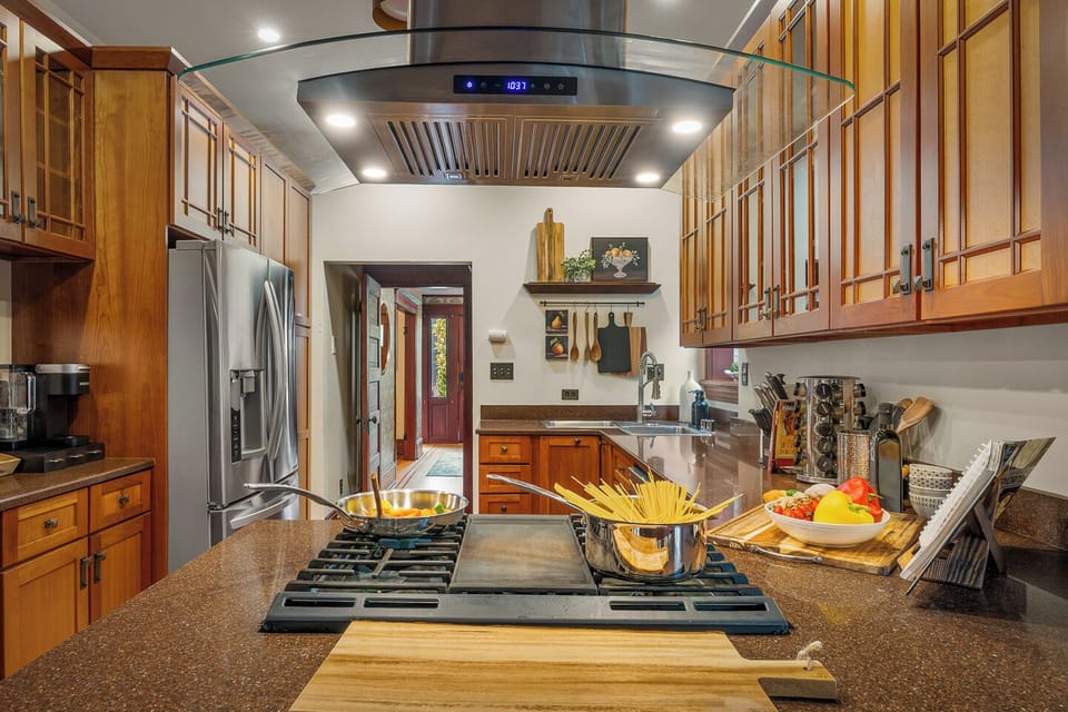 Every meal feels like a celebration when your kitchen looks this good.