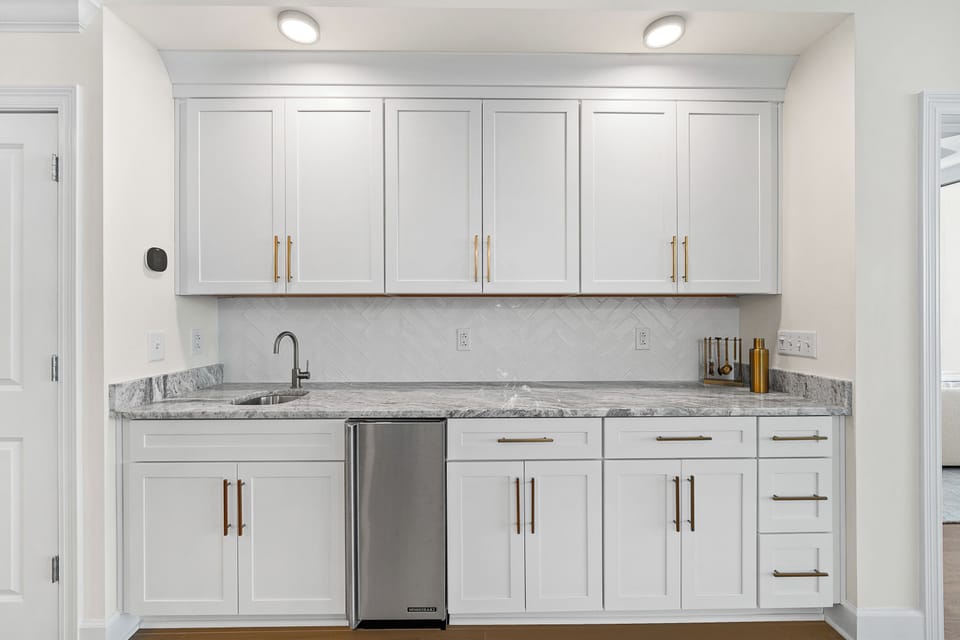 Spacious Wetbar