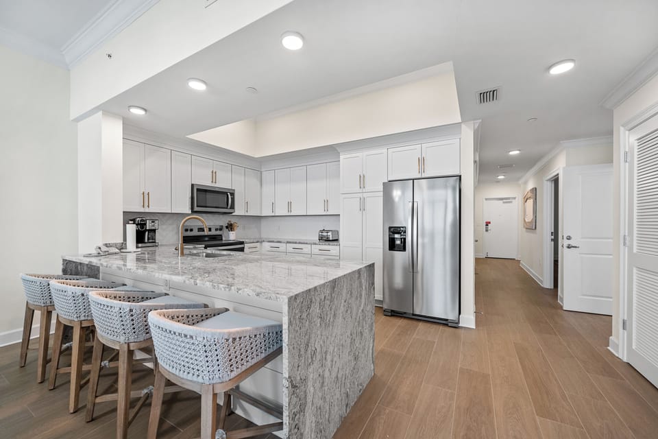 Countertop Seating for 4, Waterfall Counter top