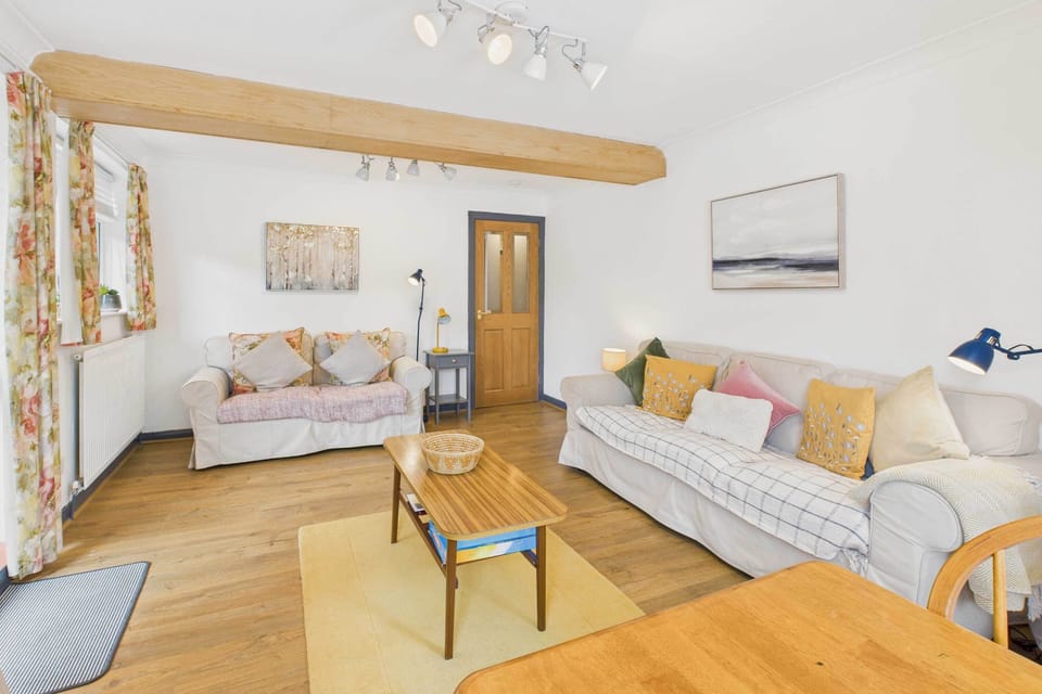LOOK Flat, Scarborough - Host & Stay