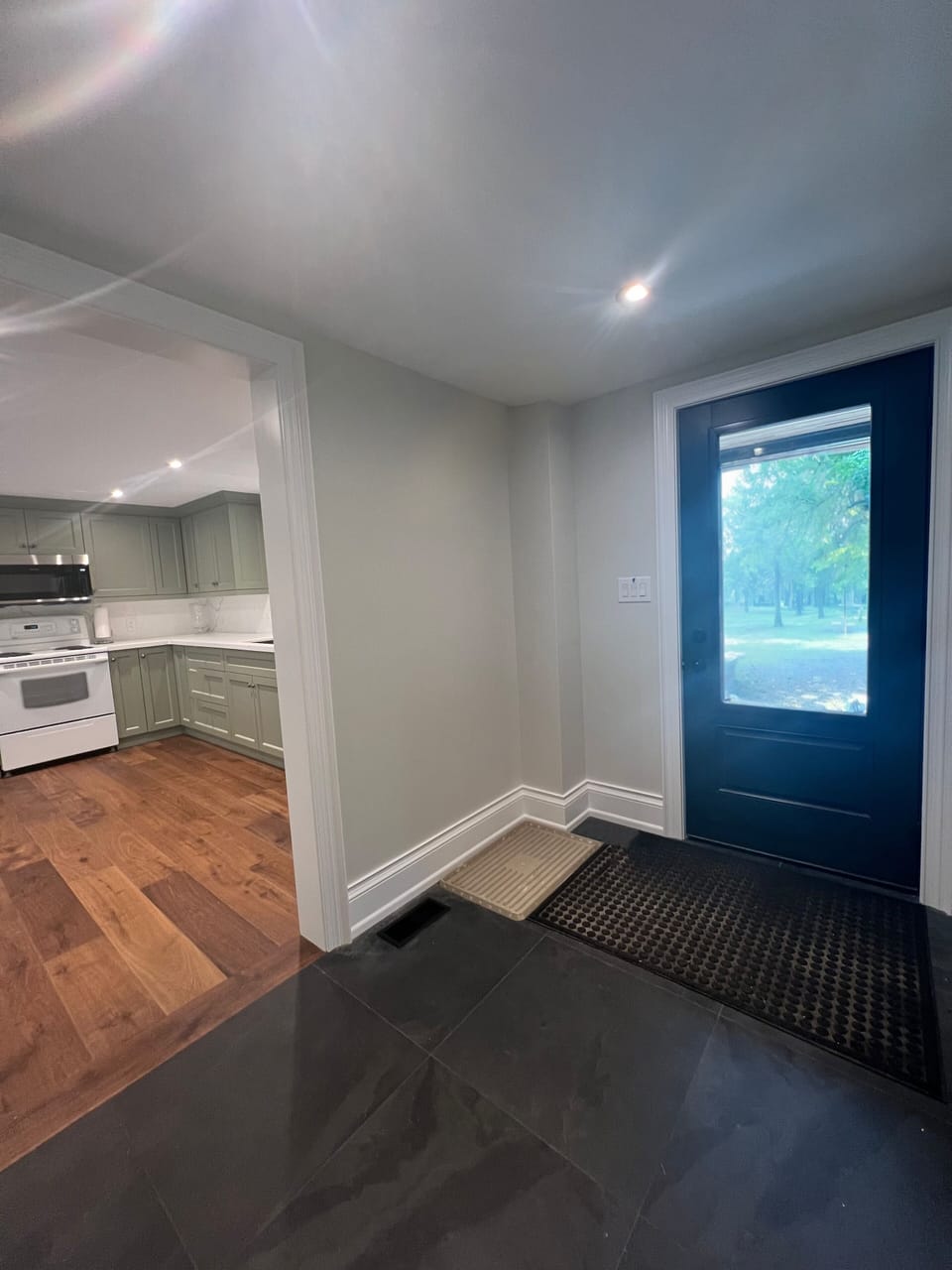 Entrance/mudroom