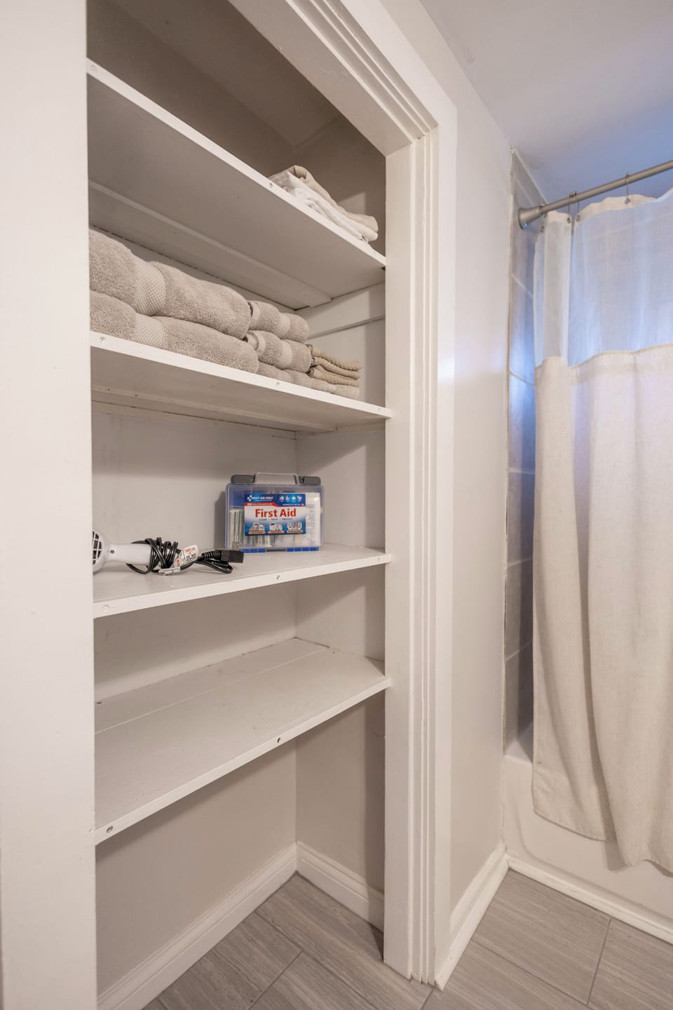 Great storage space in the bathroom