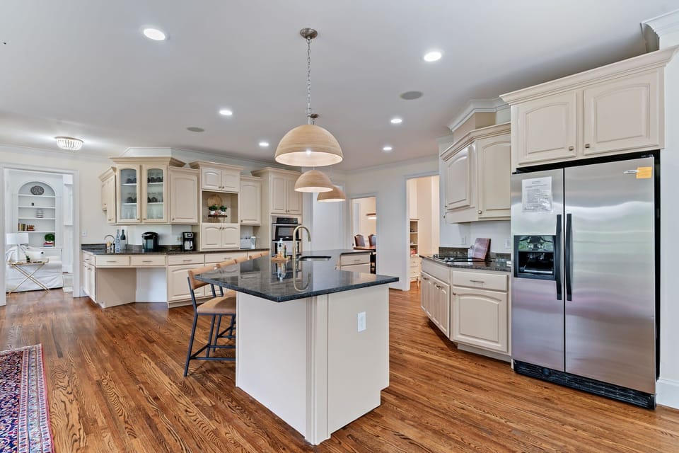 Full Kitchen/ Main Level