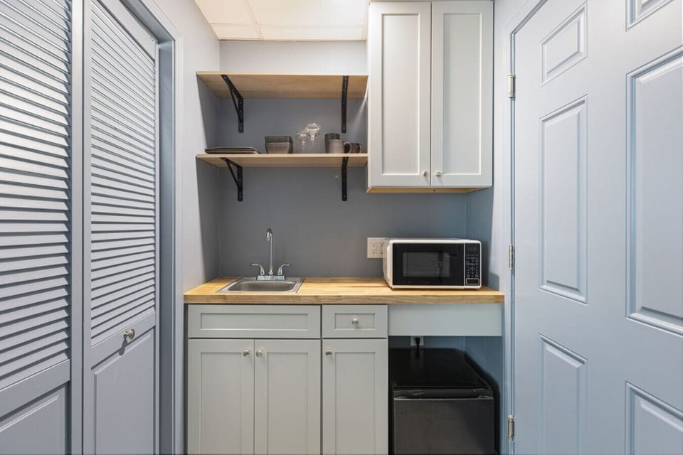 A perfect kitchenette for the weekend!