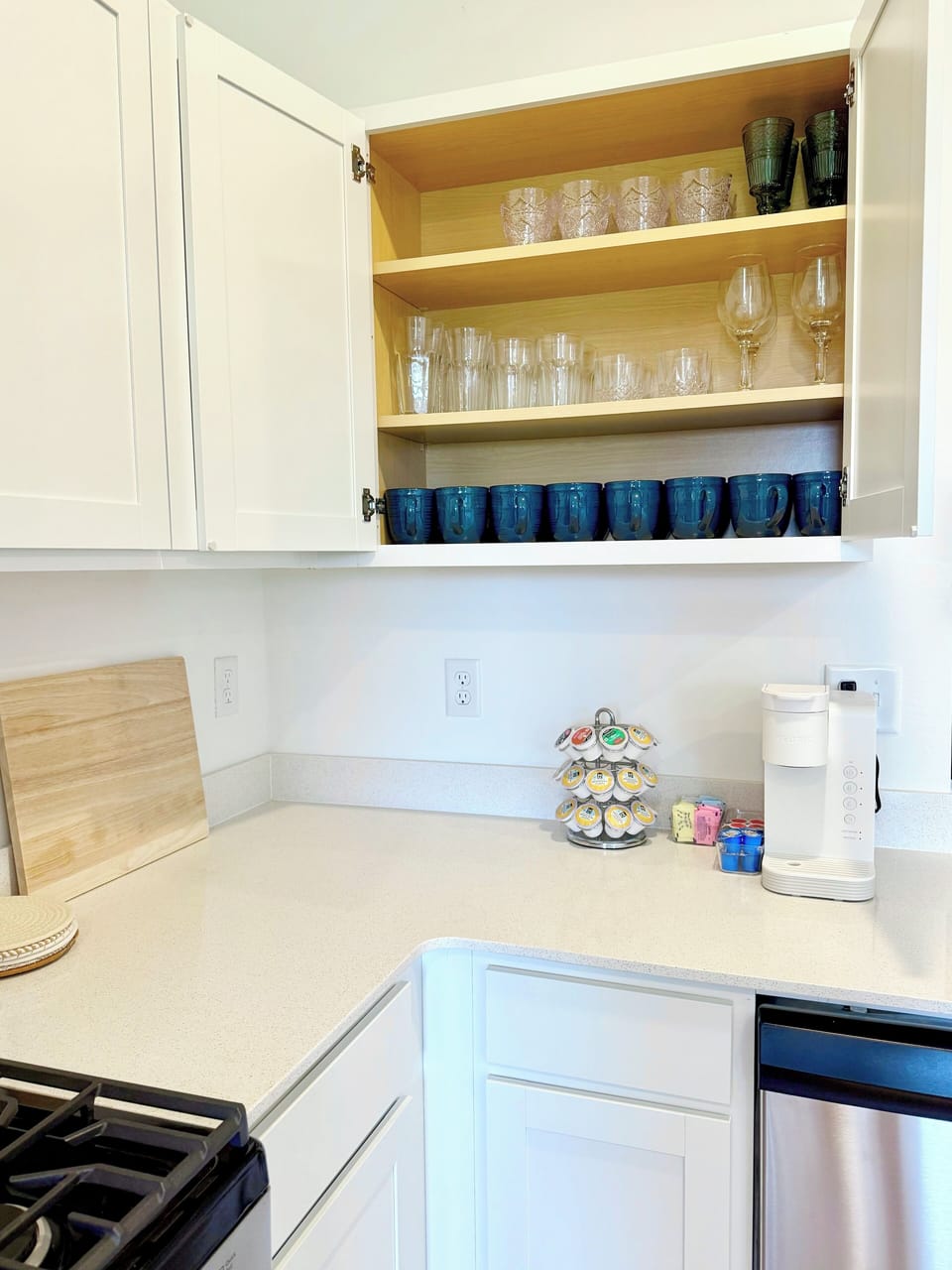Modern kitchen with everything you need for your stay. 