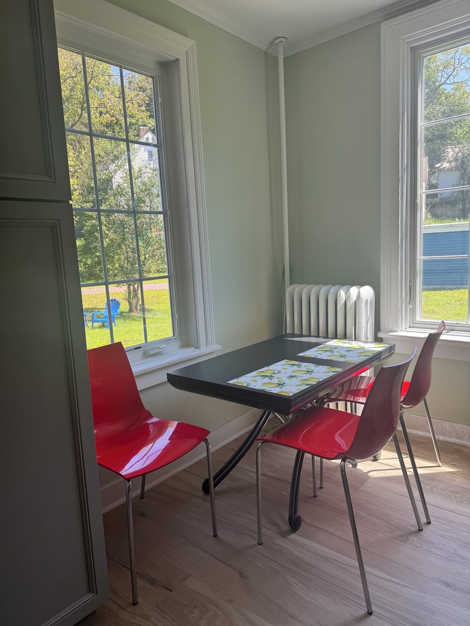 Large, bright eat-in kitchen