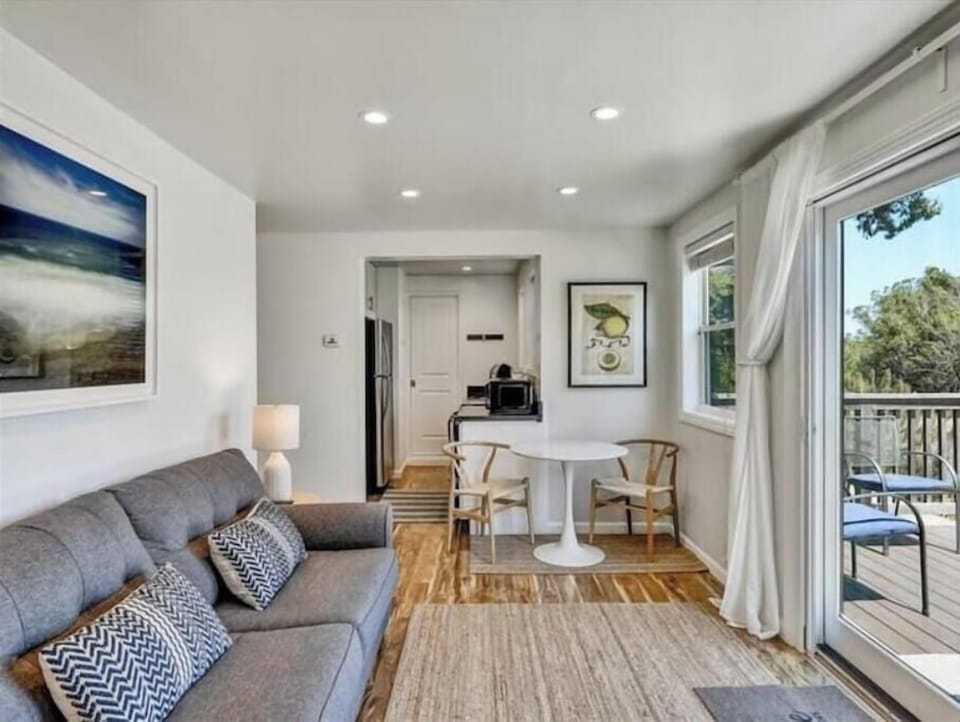 Living room has pullout couch.