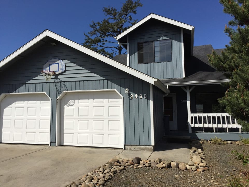 Your retreat awaits your booking getaway with family/friends at RockAway Cove