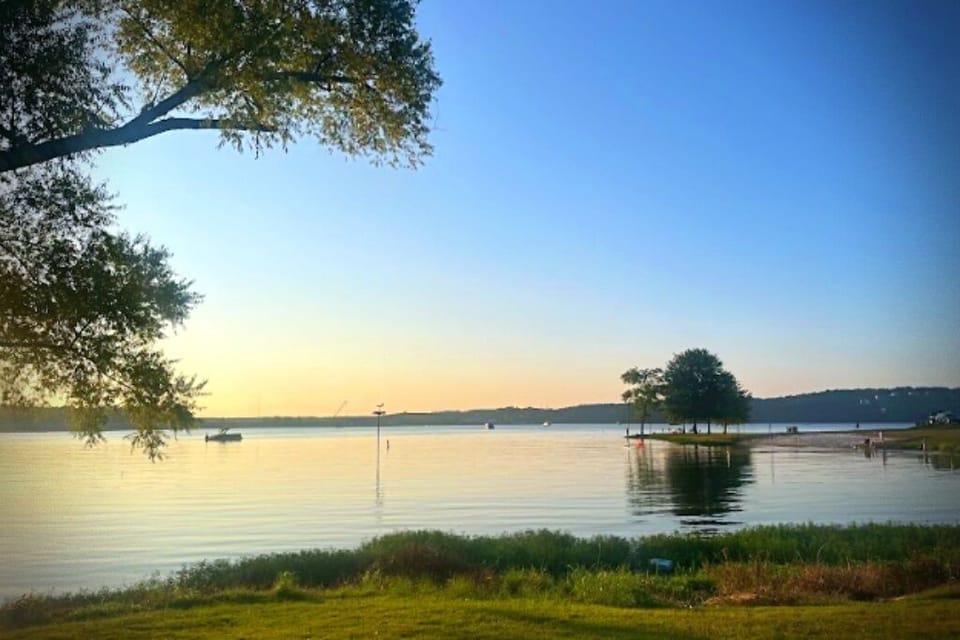 We are a six minute drive to Pickwick Landing State Park to launch a boat.