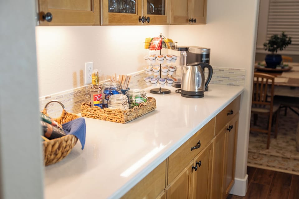 Coffee, tea & drinking chocolate in the Butler's Pantry. 