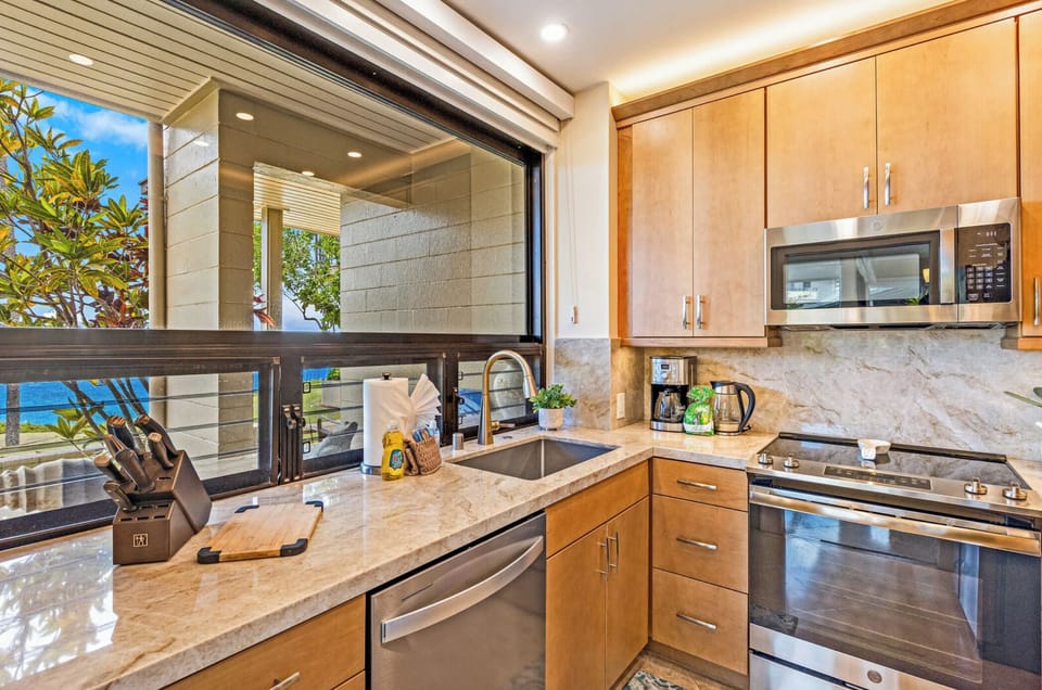 Second unit, fully equipped kitchen