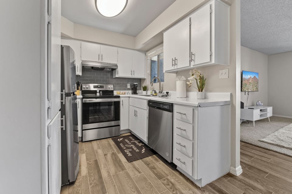 ‍ Open kitchen design for effortless cooking and entertaining.