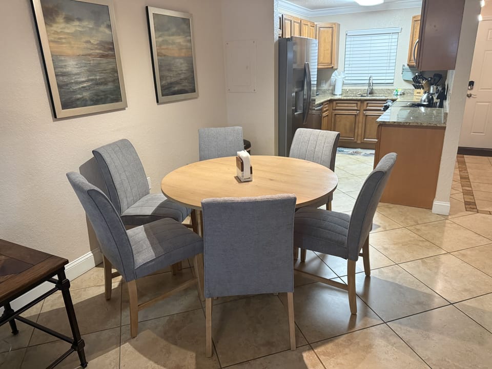 Casual dining area
