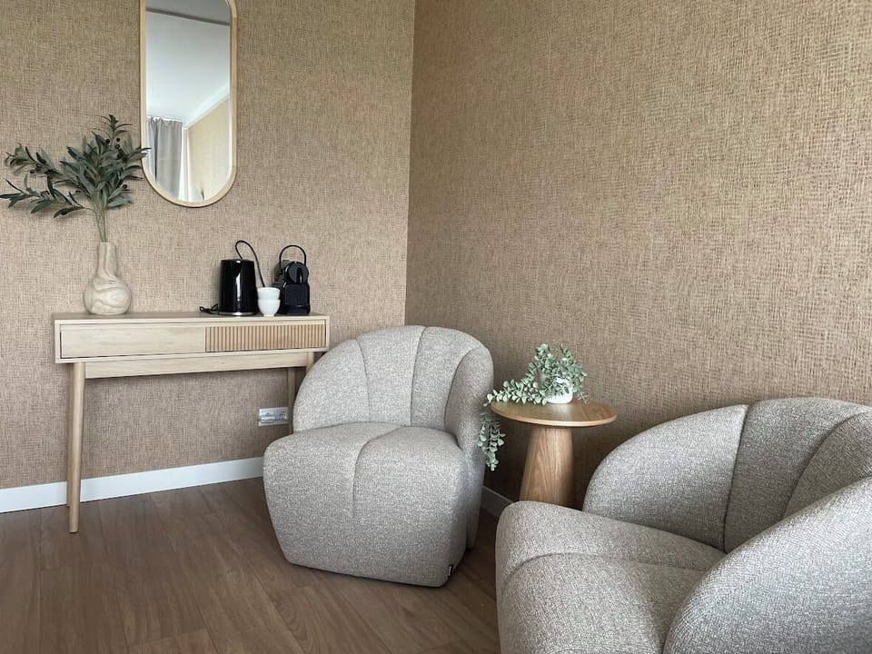 Stilvolles Sofa bei Bed en Koffie Tilburg · Entspannen Sie bequem nahe Tilburg Zentrum, Beekse Bergen und Efteling.