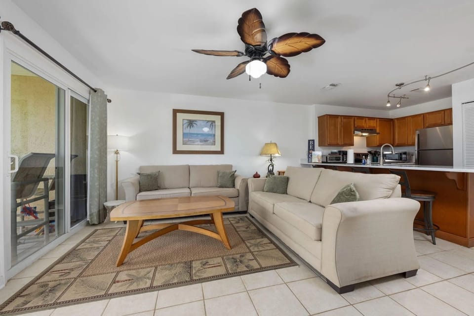 Island Sands #108 Living Room