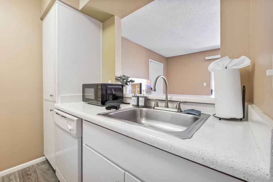 ‍ Open kitchen design for effortless cooking and entertaining.