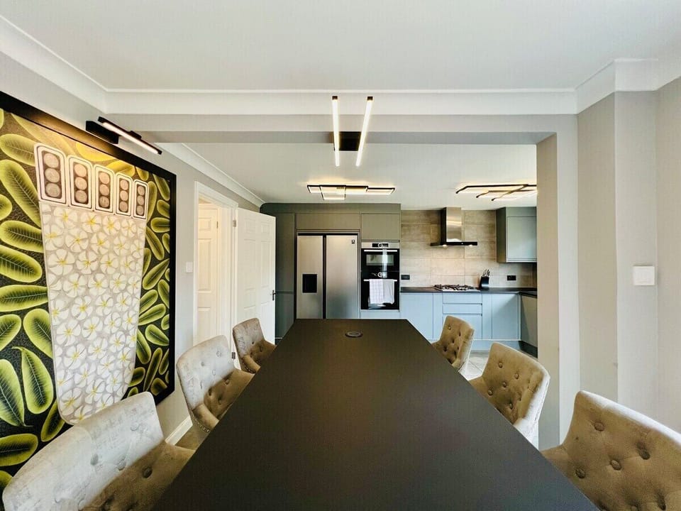 Dining / Restaurant