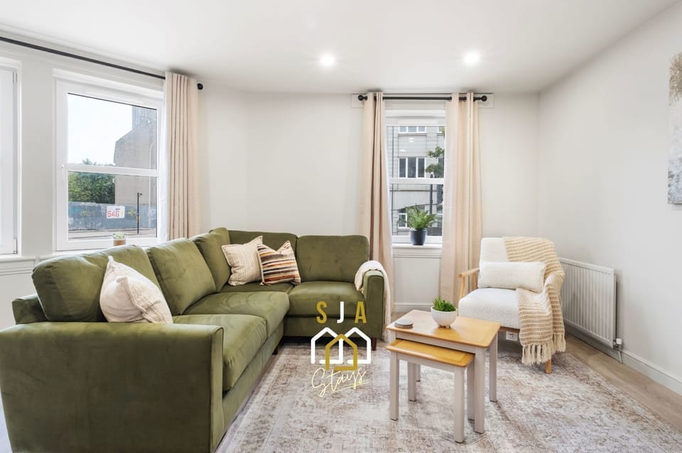 Living Room / Lounge