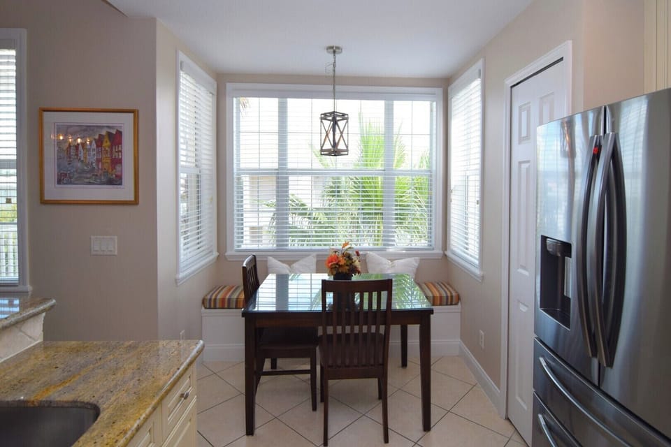 Breakfast nook with window seat
