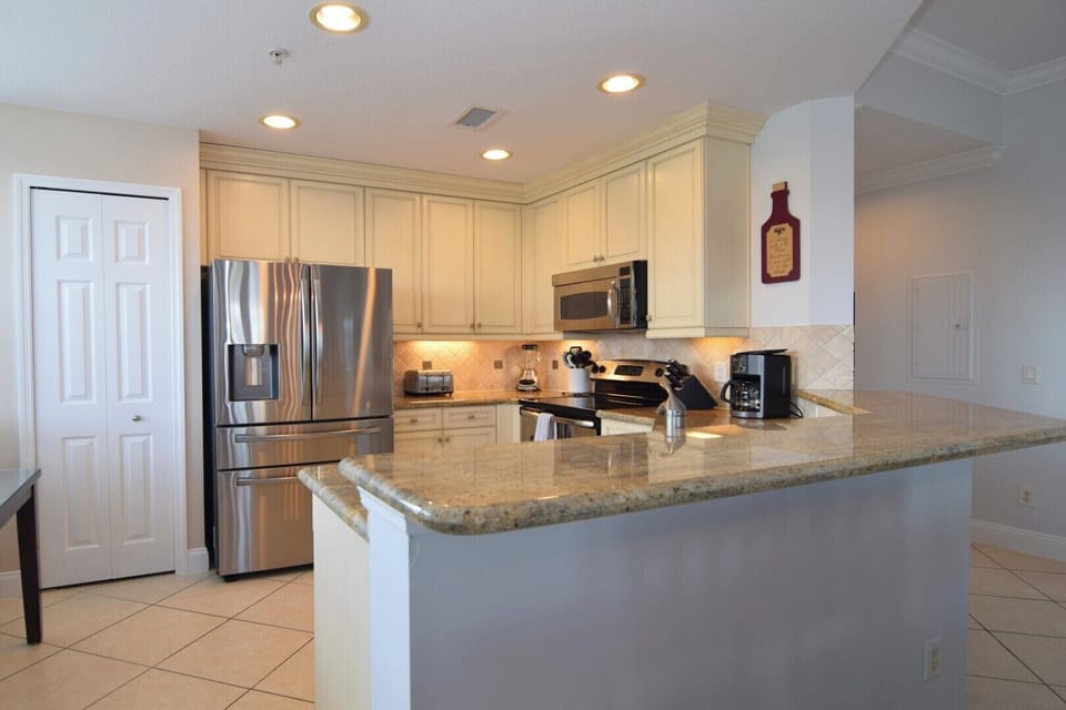 Beautiful fully-equipped kitchen