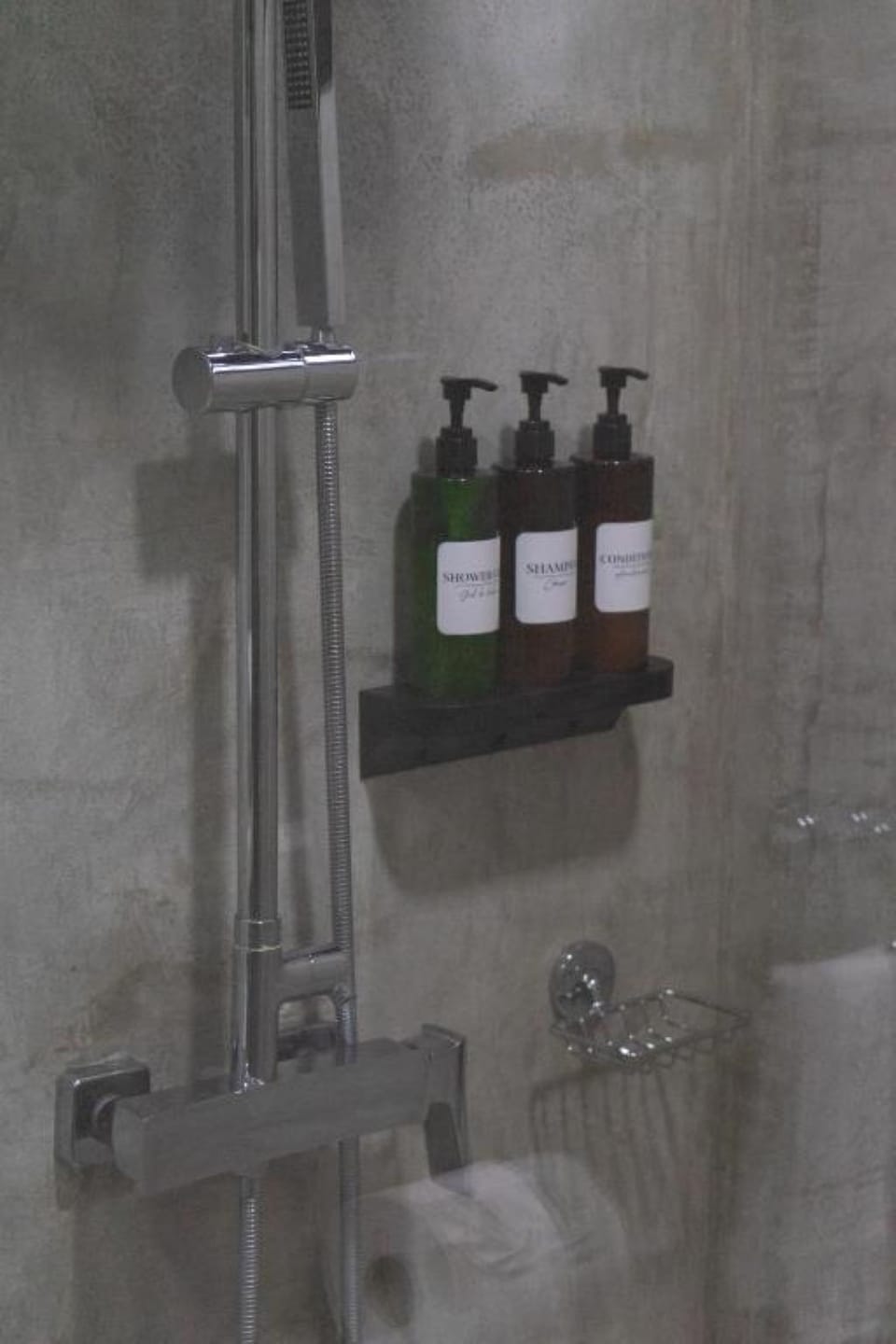 Bathroom amenities