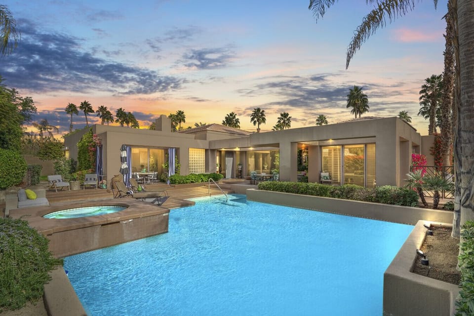 Sunset Pool & Spa – Sparkling pool and spa with stunning mountain views.