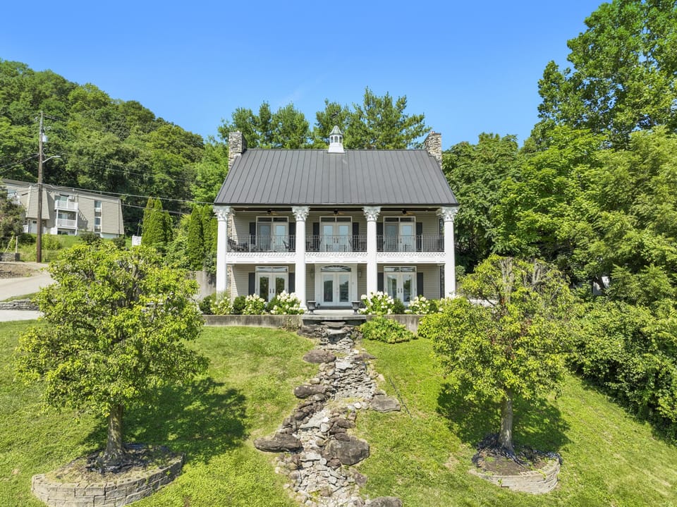 The Banks of Aurora - River View Home in Downtown Aurora