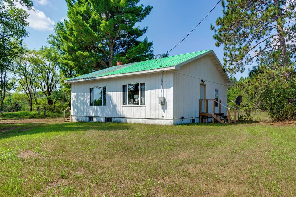 Bear Lake Vacation Rental | 2BR | 1BA | 1,200 Sq Ft | 5 Steps Required