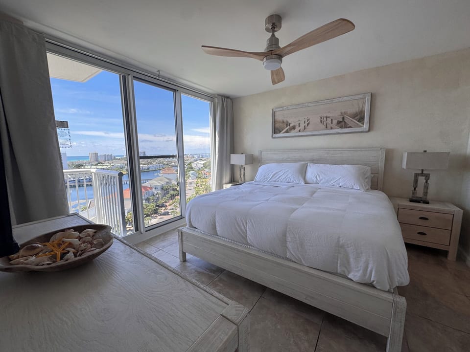 Newely remodeled bedroom, high quality solid wood and Lux memory foam mattress
