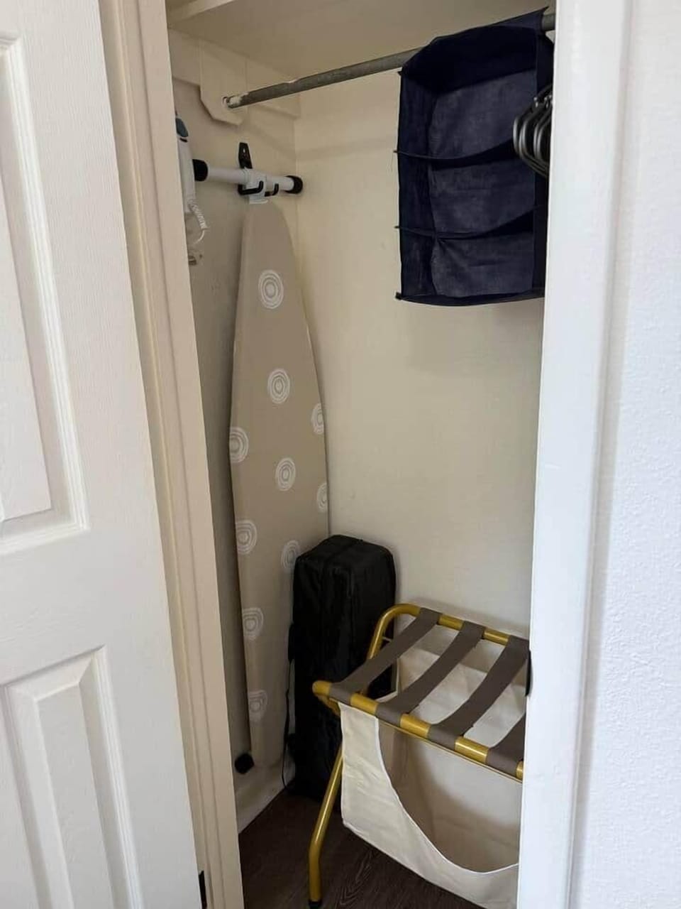 Closet goals! We’ve stocked it with all the handy extras: iron, luggage rack, pack & play, and space to tuck things away. Just another little way we’ve got your back while you kick back.