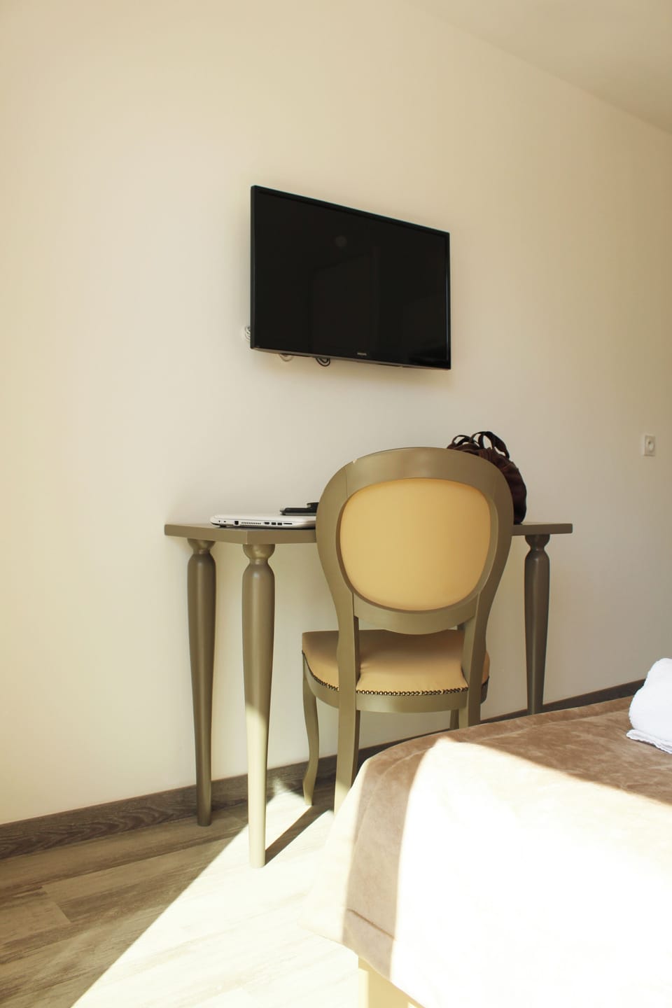 Unit with Double bed. Exact unit will be assigned upon arrival. Views, colors and decor may vary.