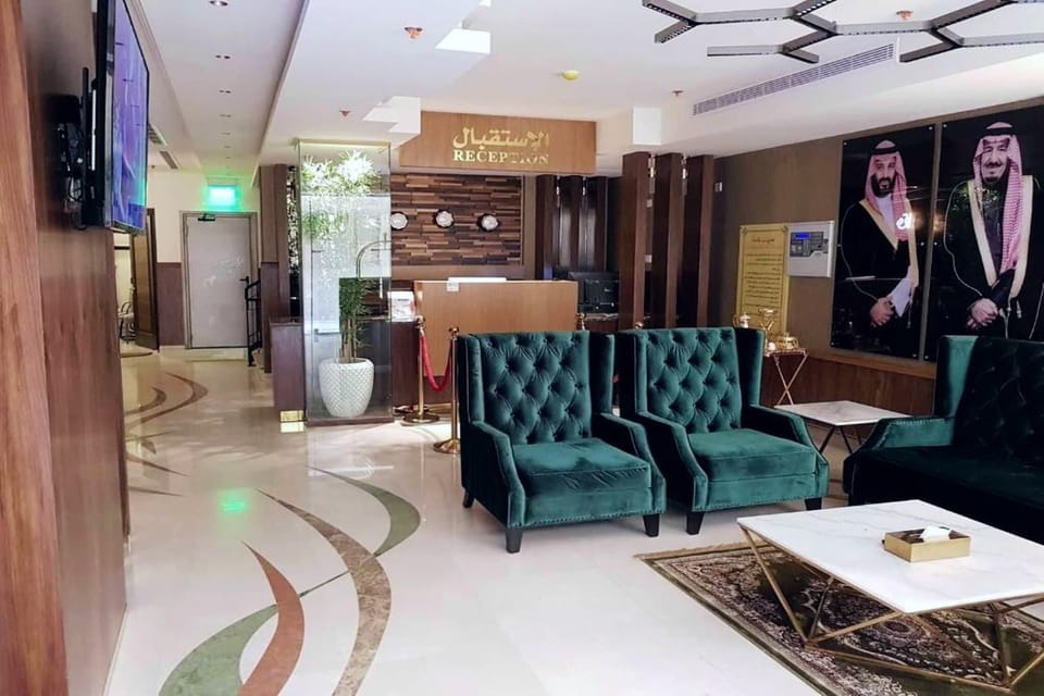 Entrance / Reception