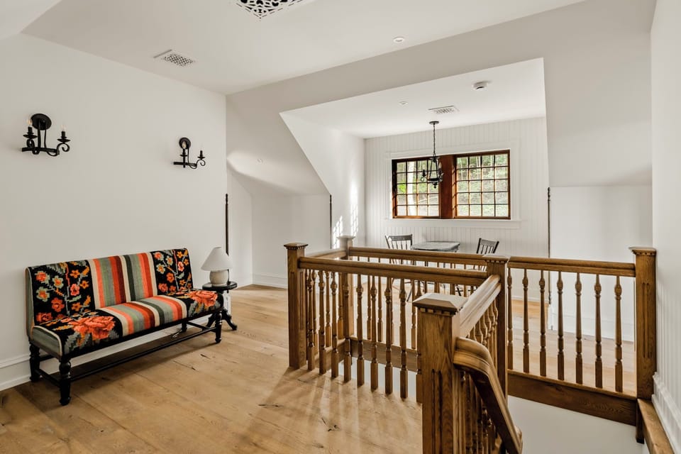 Third floor sitting area
