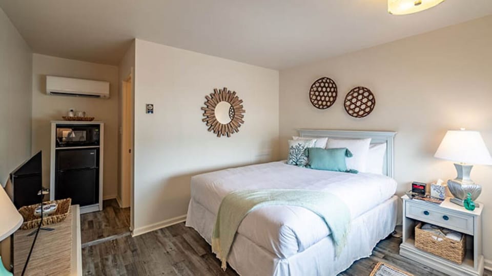 Unit with Queen size bed