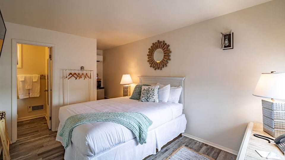 Unit with Queen size bed