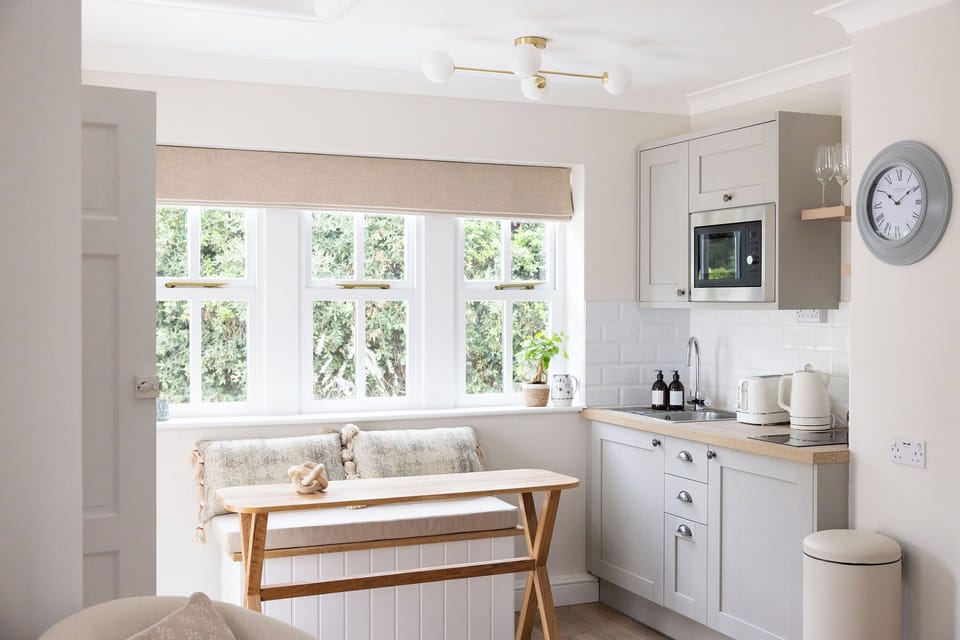 Kitchen breakfast bar area 