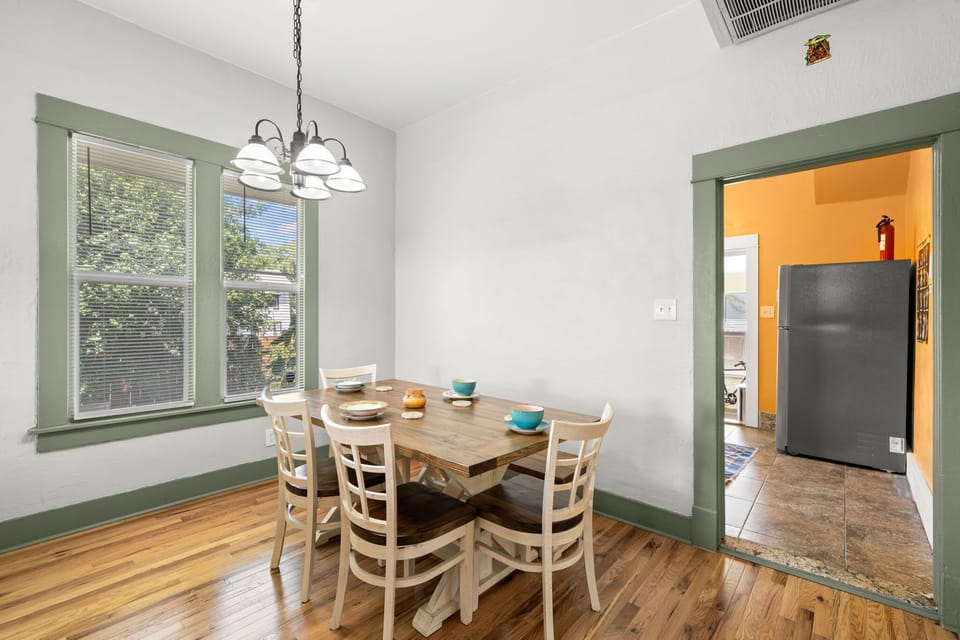Dining Area with Seating for Four