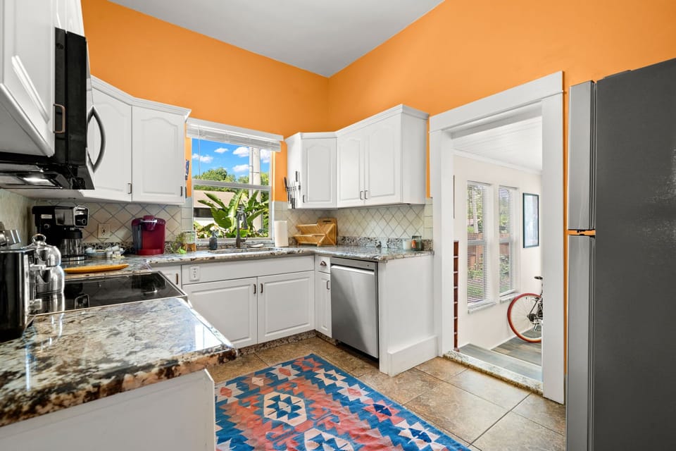 Fully Equipped Kitchen with Modern Appliances 