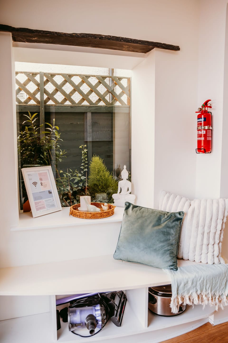 seating window area 