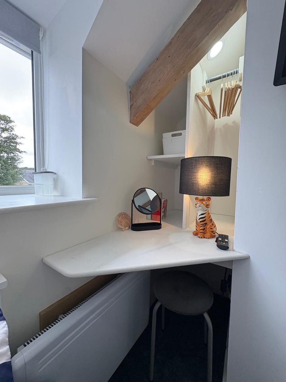 Make up / crafting desk