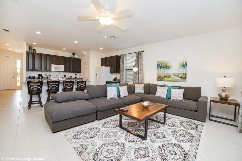 Spacious living area with modern furnishings and a relaxing vibe.