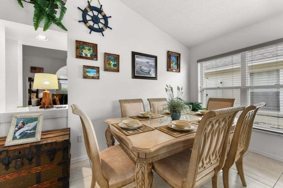 DiningRoom1