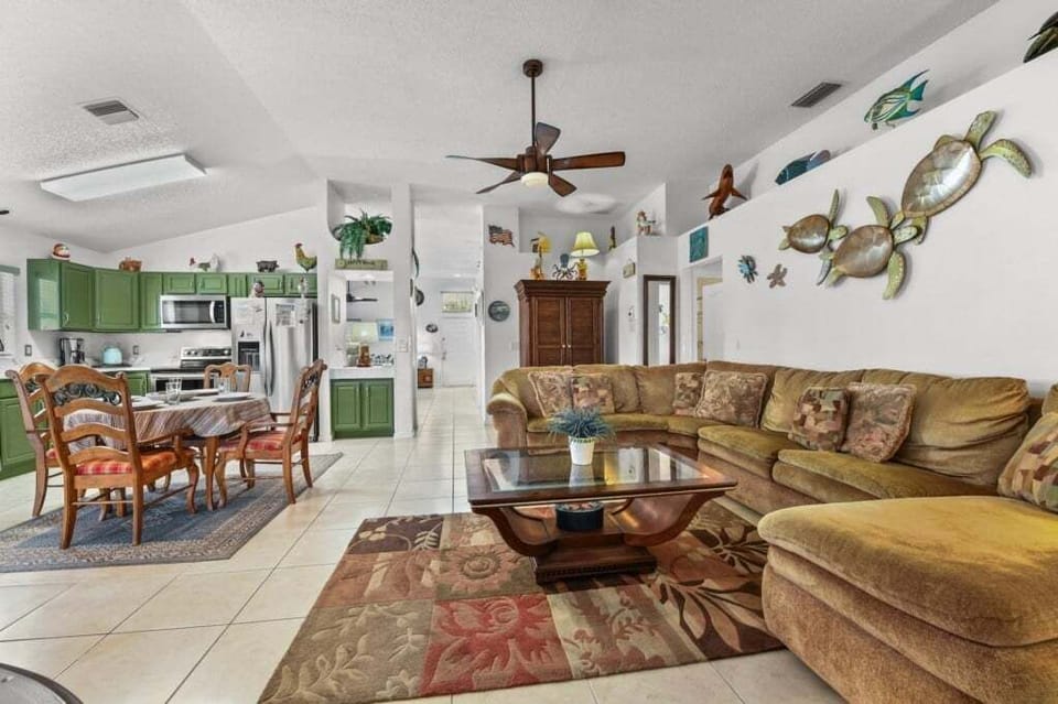 LivingRoom2