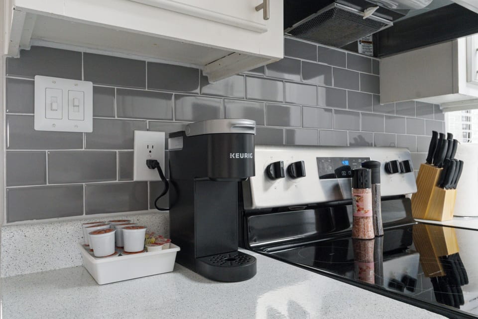 ☕ Coffee maker and Keurig to start your day right.