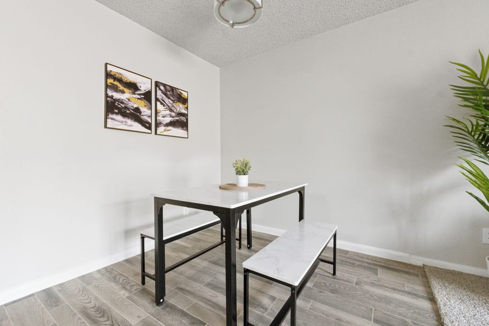 ️ Chic dining space, filled with natural light.