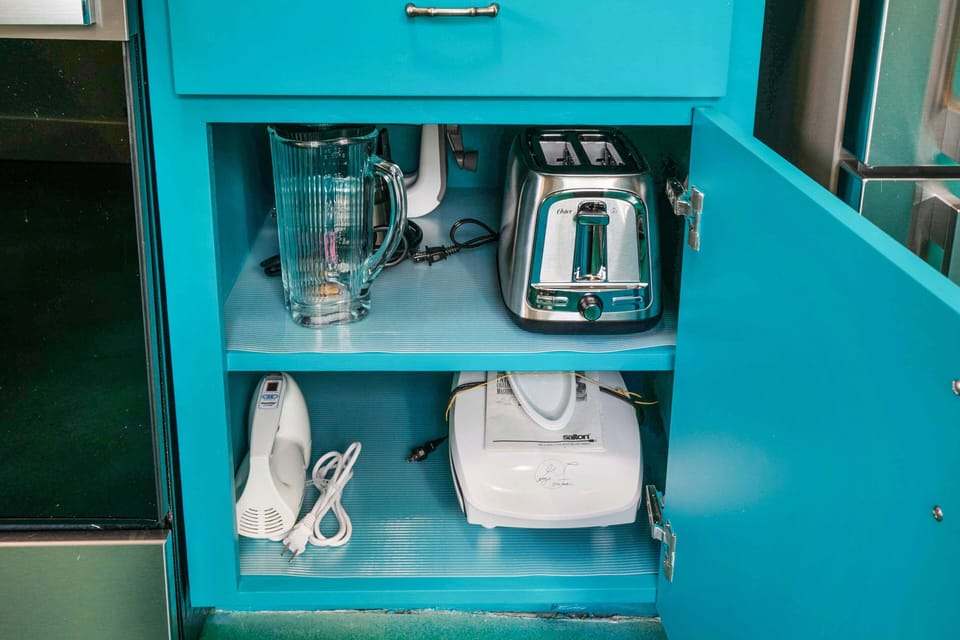 Toaster, blender, and other kitchen appliances