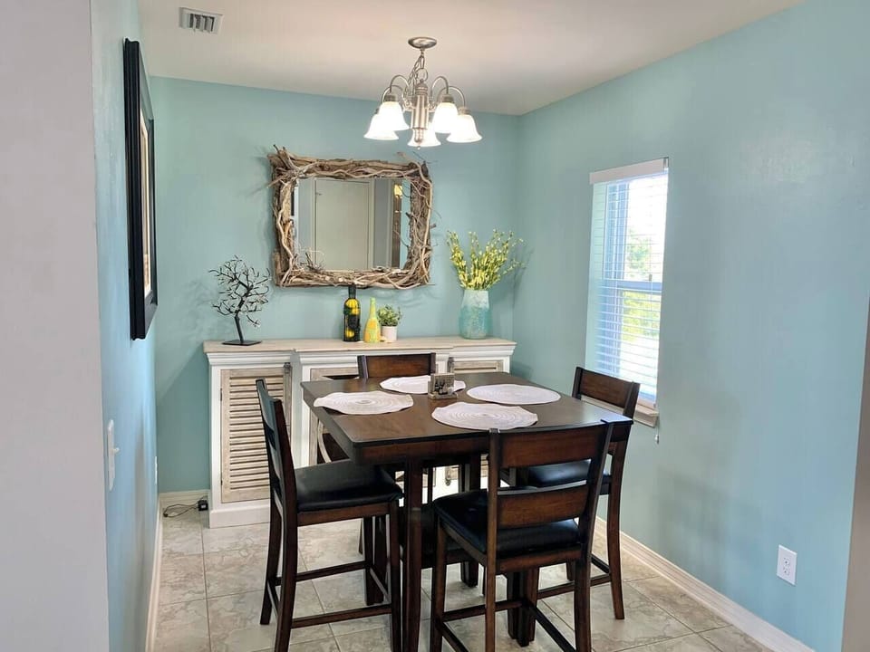 Dining room, Seaclusion, Innerarity Townhomes, Perdido Key FL