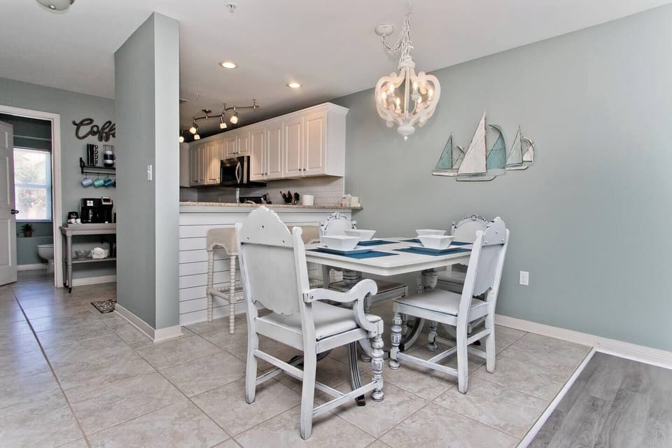 Dining area, Blue Heaven, Innerarity Townhomes, Perdido Key FL